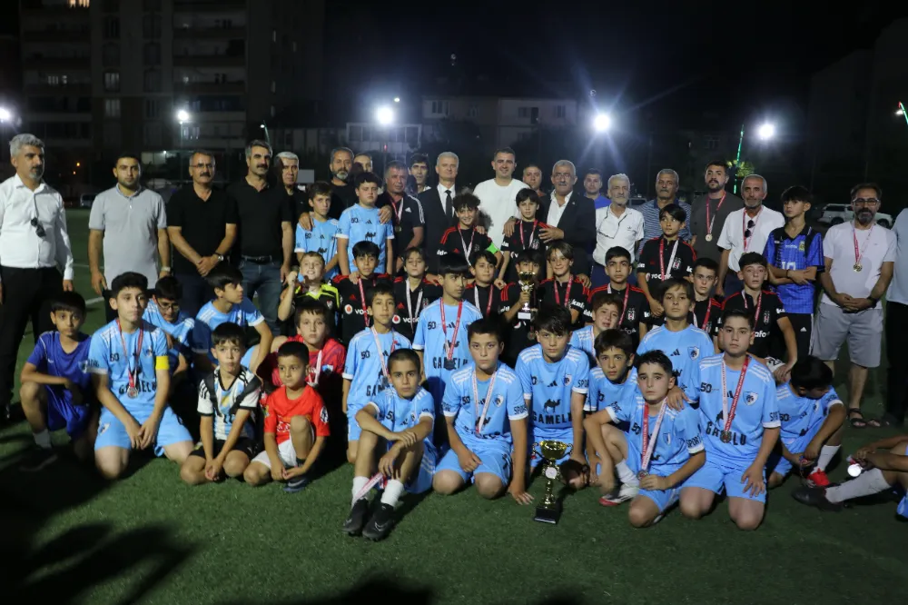 MUŞ’TA U12 FUTBOL FİNALİ AKŞAM OYNANDI