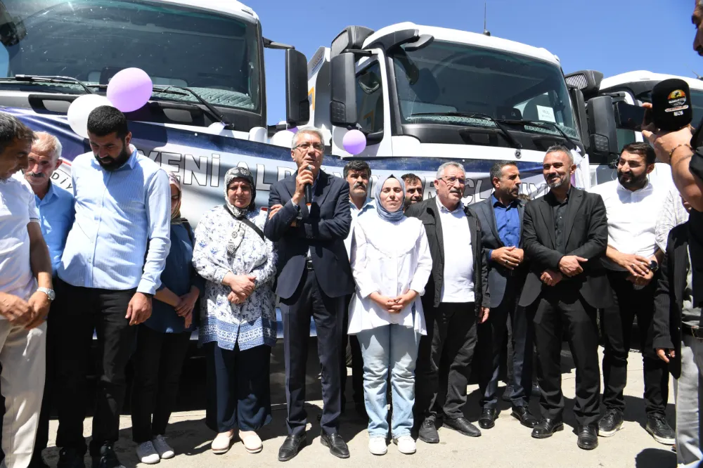 MUŞ BELEDİYESİ 41 YENİ ARACI HİZMETE ALDI
