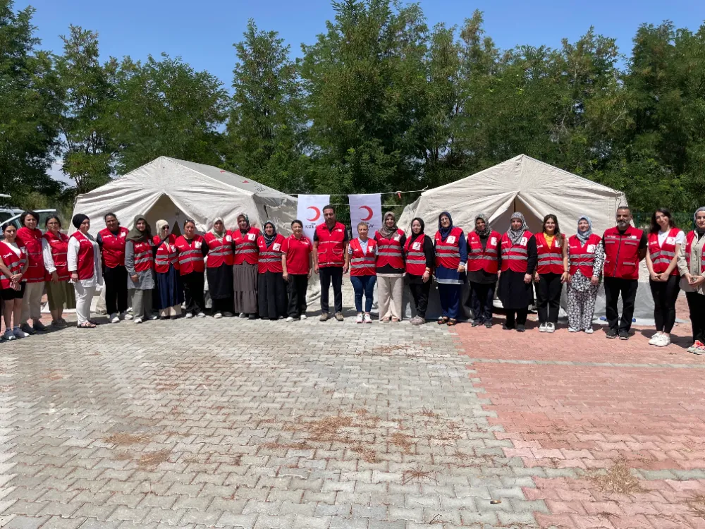 MERHAMET ÇINARLARI KIZILAY KADIN GÖNÜLLÜLERİ MALAZGİRT
