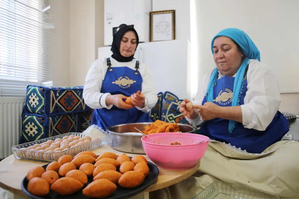 EV YAPIMI LEZZETLER HANIMELİ’NDE HAYAT BULUYOR