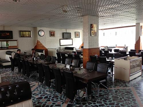 ŞARK KEBAP SALONU YAPTIĞI YENİLİKLERLE BUGÜN HİZMETE AÇILIYOR