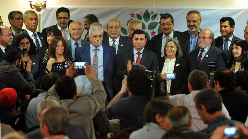 BDP MİLLETVEKİLLERİ, TÖRENLE HDP´YE KATILDI