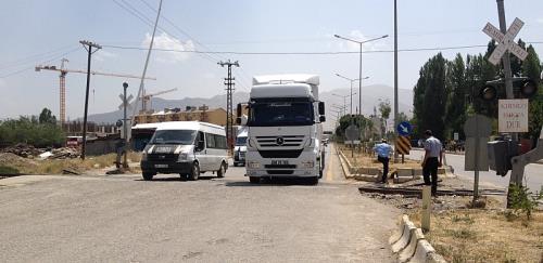 EMNİYET MÜDÜRLÜĞÜ´NE GÖRE ´´HEMZEMİN GEÇİŞİNDE BOZULMA VAR