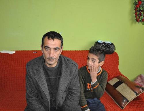 KULAK KEPÇESİ OLMAYAN MİNİK YUSUF YARDIM BEKLİYOR
