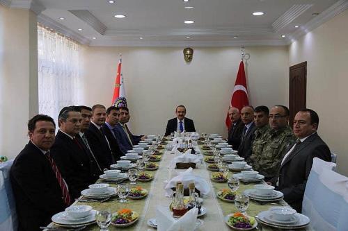 ÇALIŞKAN´A VEDA YEMEĞİ VERİLDİ