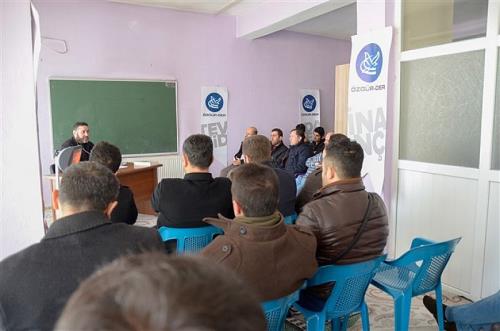 ÖZGÜR DER´DE MÜSLÜMAN COĞRAFYASINDA İSLAMİ HAREKET SEMİNERİ