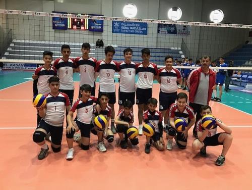 LALEZAR SPOR KÜÇÜK ERKEKLERLERDE BÖLGE ŞAMPİYONU OLDU