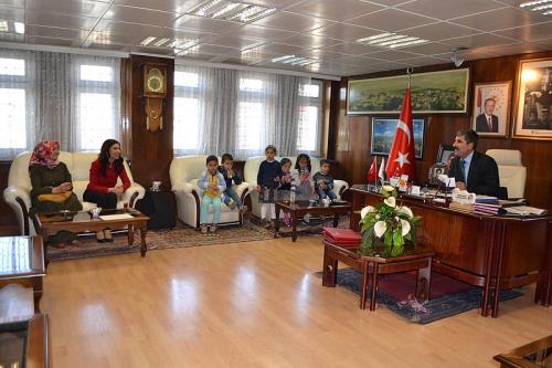 MİNİKLERDEN ASYA´YA TEŞEKKÜR ZİYARETİ