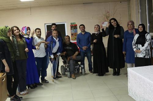 ENGELLİLER, YAŞADIKLARI ZORLUKLARI VE BAŞARILARI PAYLAŞTI