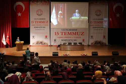 ´´İSTER İSTEMEZ DİĞER CEMAATLERİ DE TARTIŞMAMIZI GEREKLİ KILIYOR