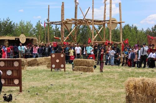 MALAZGİRT´TE 5. ULUSLARARASI FETİH KUPASI OK ATIŞLARI YAPILDI